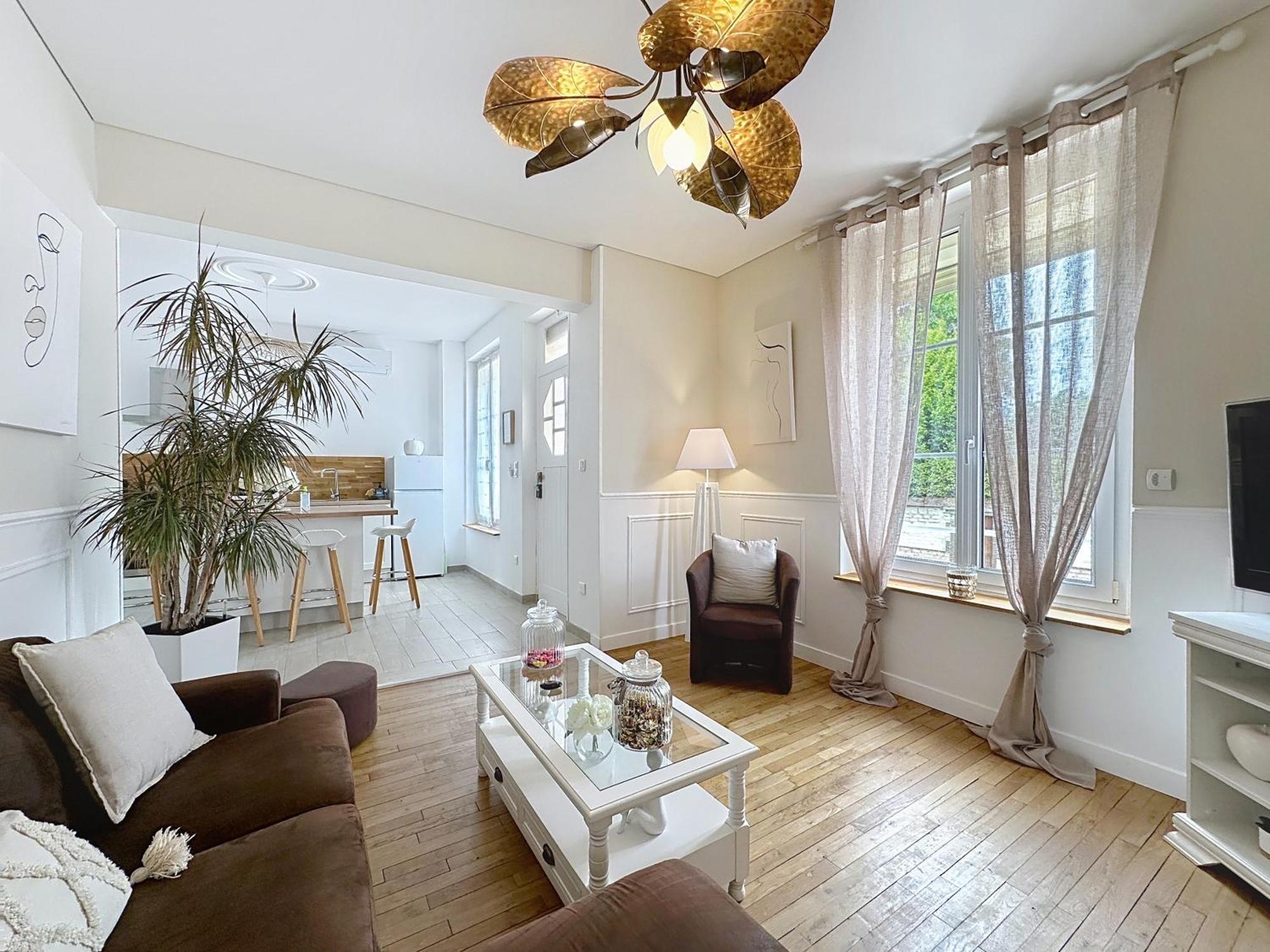 Charmante Maison 2 Chambres Avec Cour Et Jardin Sainte-Savine Kültér fotó